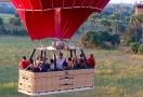 Montgolfière au-dessus de Bagan