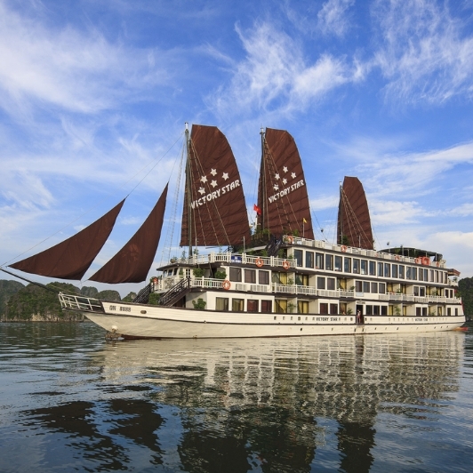 Croisière Bateau Victory Star Dans La Baie D'Halong
