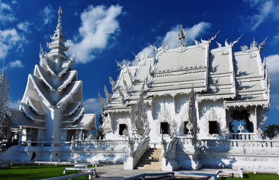 Explorez Le Wat Rong Khun: Le Temple Blanc De Chiang Rai, Thailande Explorez Le Wat Rong Khun: Le Temple Blanc De Chiang Rai, Thailande