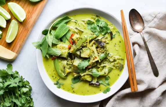 Curry Vert: Un Plat Incontournable Pour Votre Voyage En Thaïlande Curry Vert: Un Plat Incontournable Pour Votre Voyage En Thaïlande