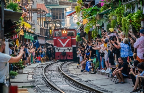 La Rue Du Train Hanoï : Horaires, Comment Visiter Et Guide Pour Touristes La Rue Du Train Hanoï : Horaires, Comment Visiter Et Guide Pour Touristes