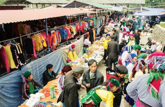 Visitez Le Marché De Lung Phin : Beauté Culturelle Unique à Ha Giang Visitez Le Marché De Lung Phin : Beauté Culturelle Unique à Ha Giang