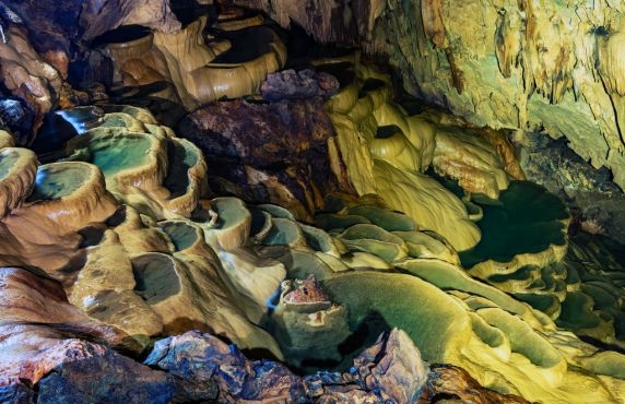 Explorez La Grotte De Nam Tan - La Plus Belle Grotte De Ha Giang Explorez La Grotte De Nam Tan - La Plus Belle Grotte De Ha Giang