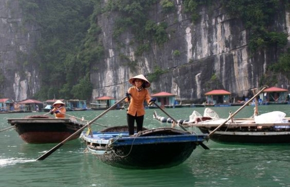Choses à Faire à Vung Vieng : Le Meilleur Du Village De Pêcheurs D'Halong Choses à Faire à Vung Vieng : Le Meilleur Du Village De Pêcheurs D'Halong