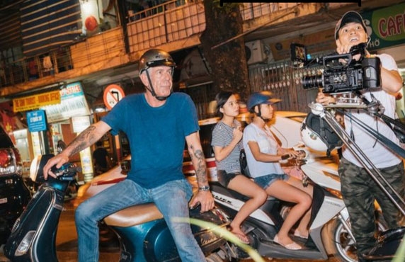 Mangez Comme Anthony Bourdain Vietnam - Tour Gastronomique à Saigon Mangez Comme Anthony Bourdain Vietnam - Tour Gastronomique à Saigon