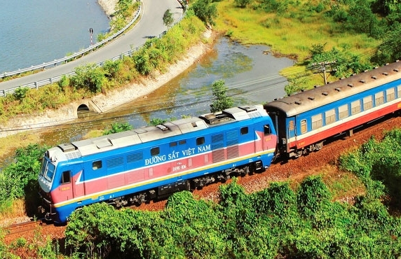 Explorez Le Voyage En Train Spécial à Gia Lam Explorez Le Voyage En Train Spécial à Gia Lam