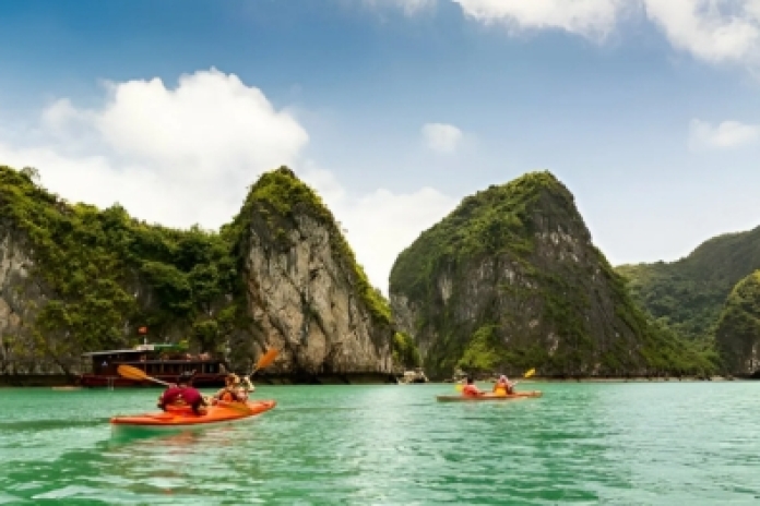 Baie d'Halong - Hon Gai - Hanoï (B, L, -)