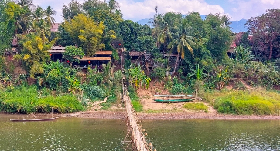 Pont de bambou à Luang Prabang