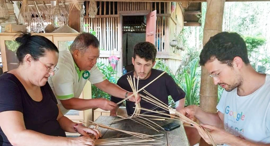 922-65-luangprabang-laos-bamboo-tour