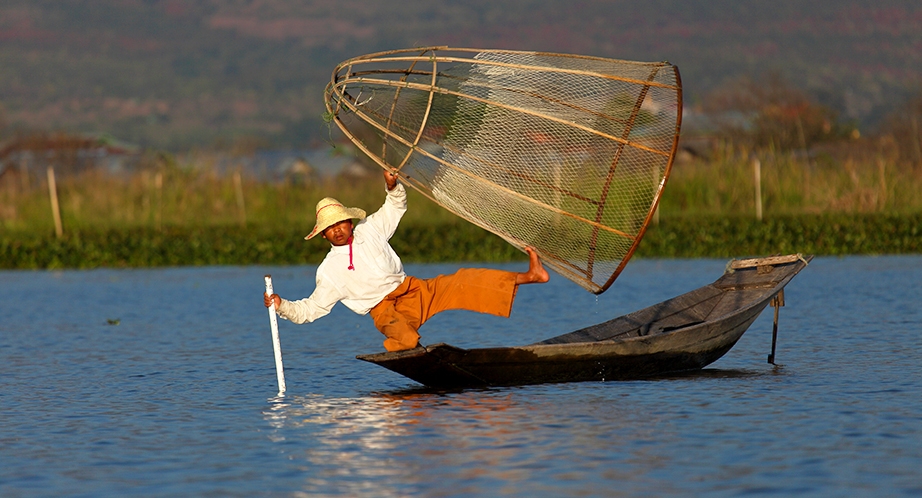 Pêcheur sur le lac Inlé (Birmanie)