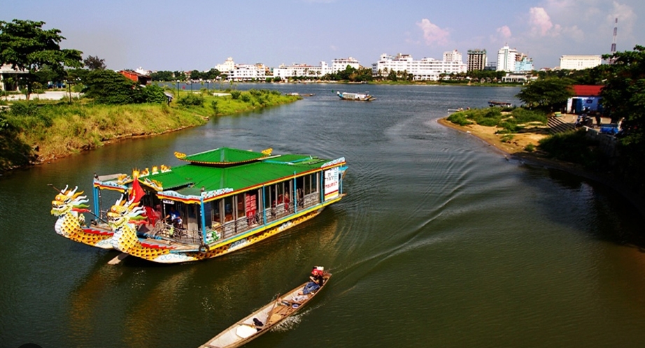 Croisière sur la Rivière des Parfums à Hué