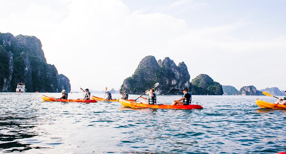 Kayak à la baie d'Halong