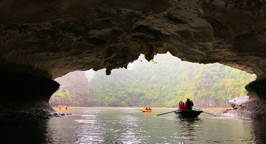 Kayak à la baie d'Halong