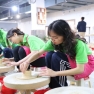 Un Jour De Poterie Avec Enfants Défavorisés à Hanoi, Offert Par ACVN