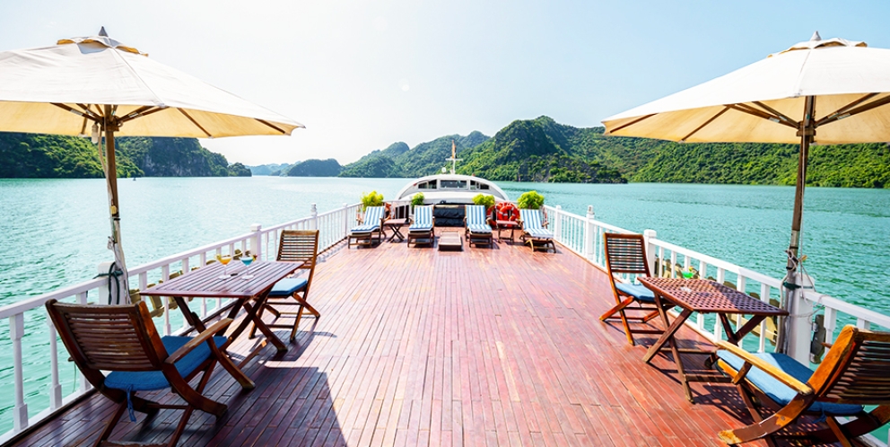Terrasse ensoleillée sur Valentine Jonque Halong