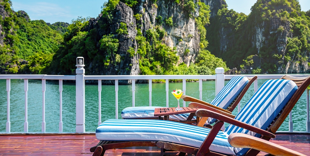 Terrasse ensoleillée sur Valentine Jonque Halong