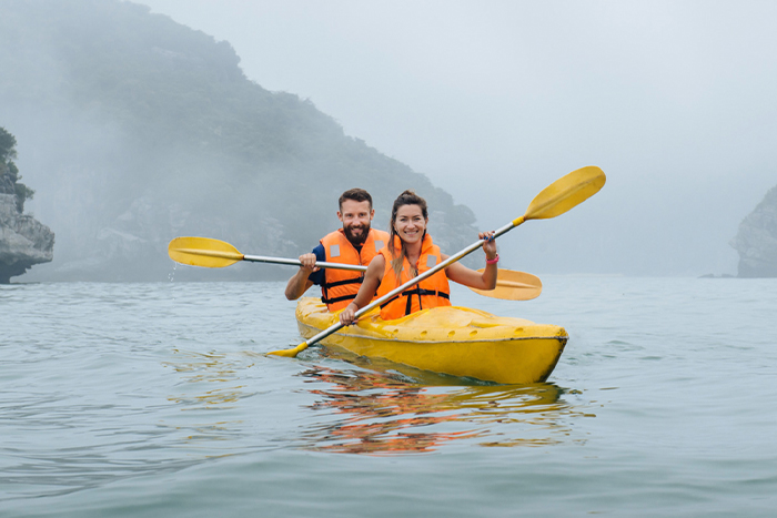 Kayak à la baie d'Halong