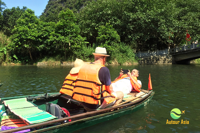 Excursion en barque à rame à Trang An
