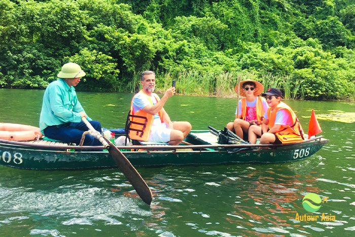 Excursion en barque à rame à Trang An