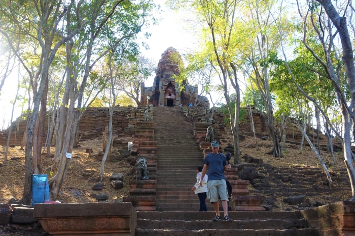 Que faire à Battambang avec des enfants ? Visite des temples de Phnom Banan