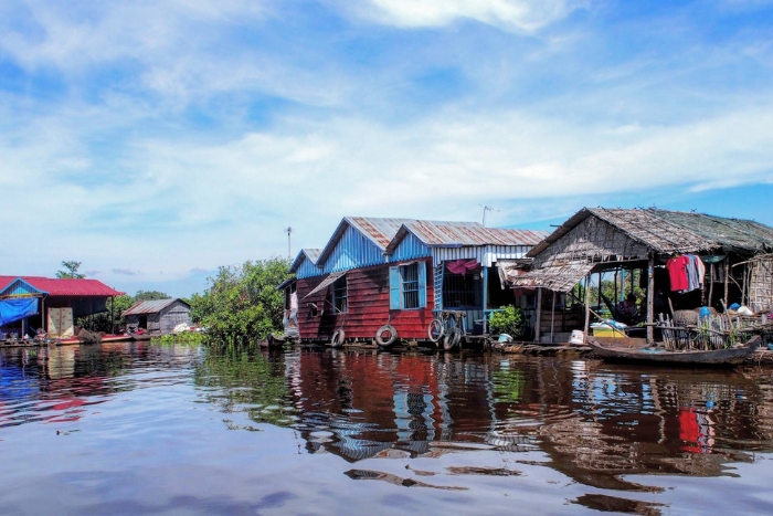 Visite d'un village flottant avec des enfants à Battambang, pourquoi pas ?
