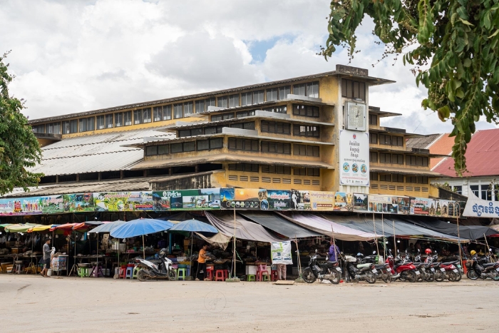 Terminez la première journée des 2 jours à Battambang par le marché central de Battambang