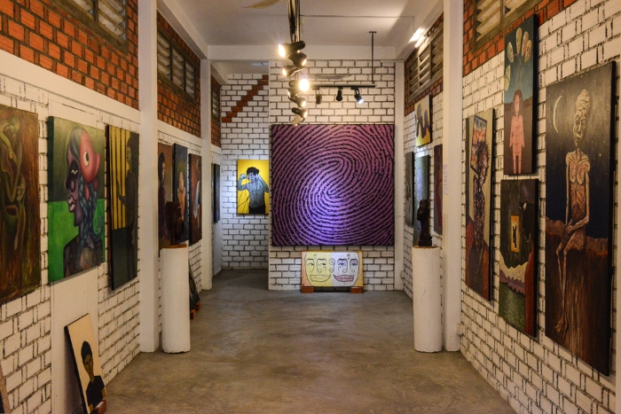 Exploration artistique à l’abri : Que faire à Battambang quand il pleut ?
