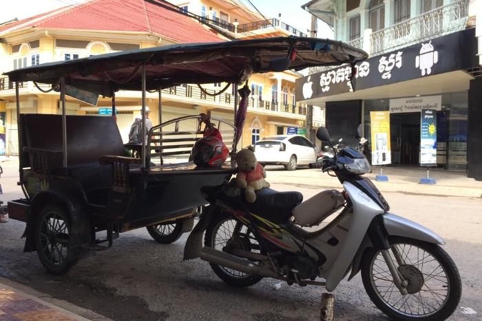 Le tuk-tuk est l’un des moyens de transport à Battambang les plus populaires