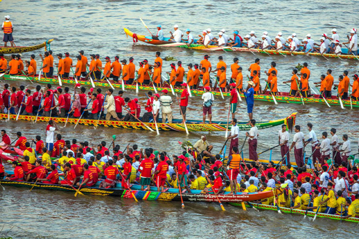 Fête de l'eau à Phnom Penh
