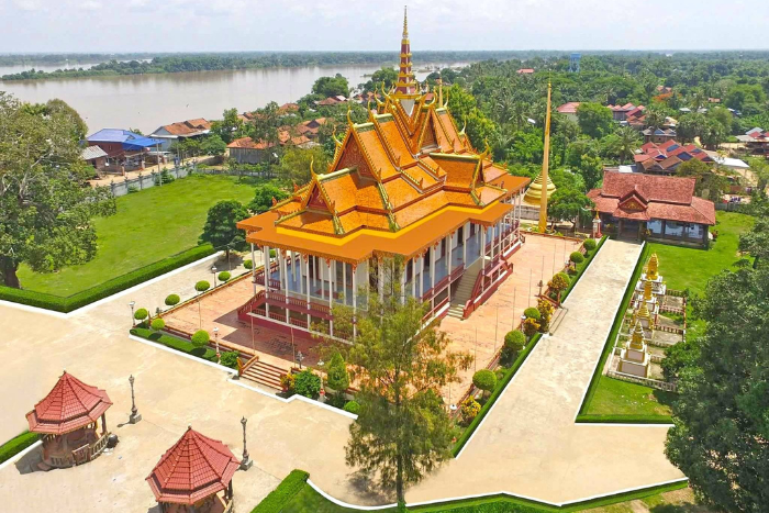 Que faire à Kratie en 3 jours? Ne manquez pas la visite à la Pagode aux 100 Colonnes à Sambor