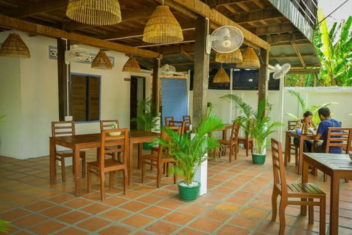 Restaurant du homestay Le Tonle - un des meilleurs homestays à Kratie
