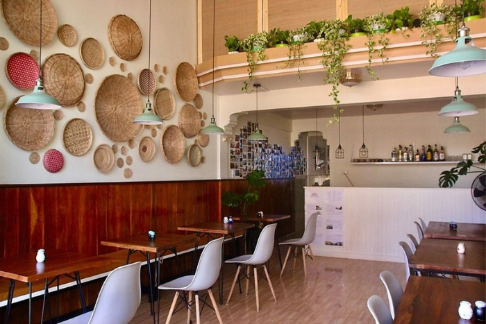 Vous pouvez vous référer au restaurant Street Three Eatery Kratie pour découvrir une cuisine fusion entre des plats khmers traditionnels et occidentaux