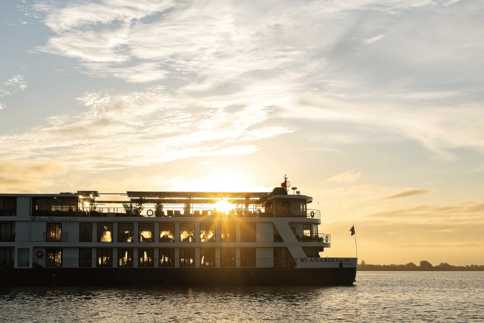 Coucher de soleil sur le Mékong – voyage famille tout compris pas cher au Cambodge