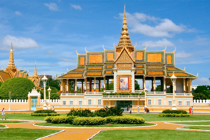 Le Palais Royal de Phnom Penh - Guide  Phnom Penh Cambodge 1 semaine