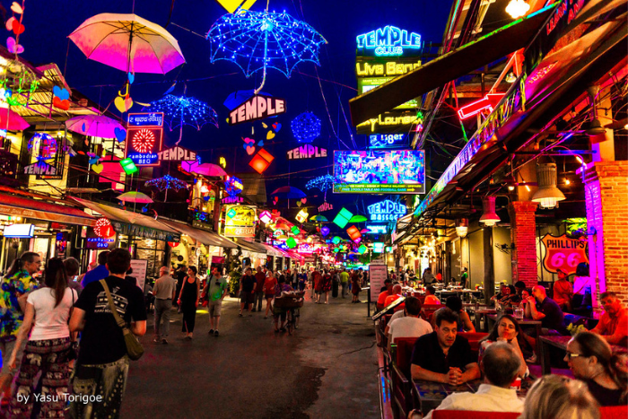 Pub Street, la rue la plus animée de Siem Reap la nuit