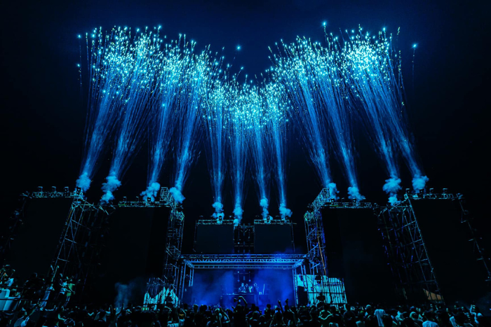Plongez dans l’ambiance festive et animée de l’Element Music Festival – l’un des plus grands festivals à Sihanoukville
