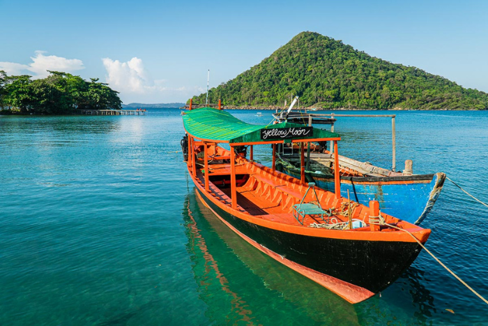 Taxi bateau, un moyen de transport à Koh Rong pour découvrir l'île et les plages