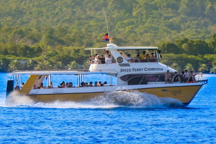 Bateau est le moyen de transport à Sihanoukville le plus pratique pour visiter les îles