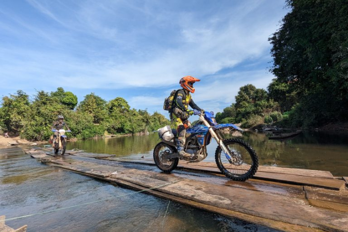 Vous pouvez louer un moto pour découvrir Sihanoukville librement