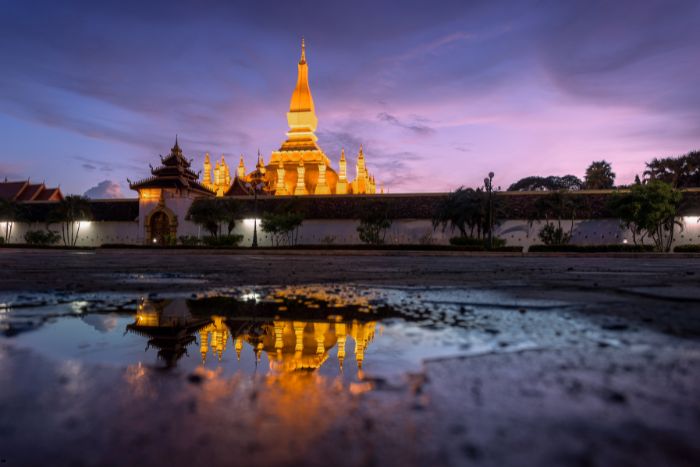 Où aller au Laos en septembre ? Le stupa Pha That Luang à Vientiane