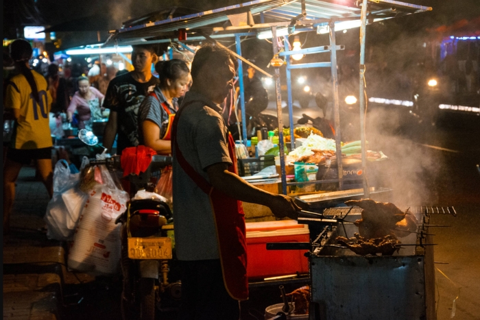 Flâner au marché de nuit de Vientiane