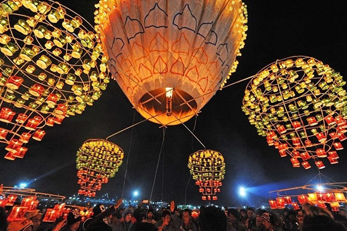 Bagan Balloon Festival 