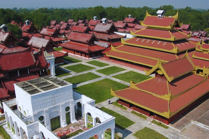 Que faire en Birmanie en juin ? Explorer Palais de Mandalay