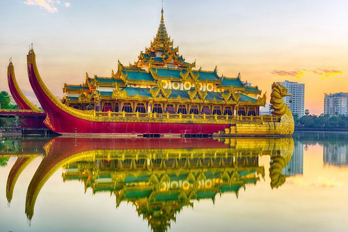 Salle Karaweik, l'une des meilleures choses à voir à Yangon