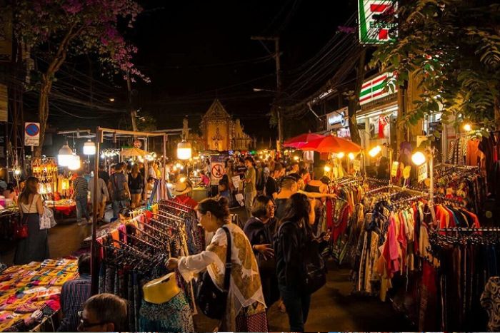 Première jour de 1 semaine au nord Thaïlande - Découverte du marché nocturne de Chiang Mai