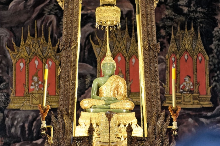 Bouddha d’Émeraude (Wat Phra Kaew) dans le Grand Palais