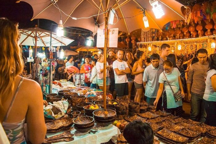 Visitez le marché nocturne de Chiang Mai