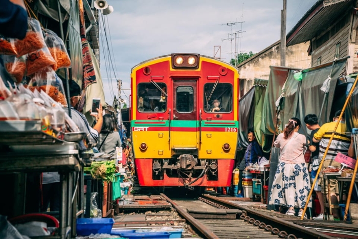 Le marché ferroviaire de Bang Pa-In