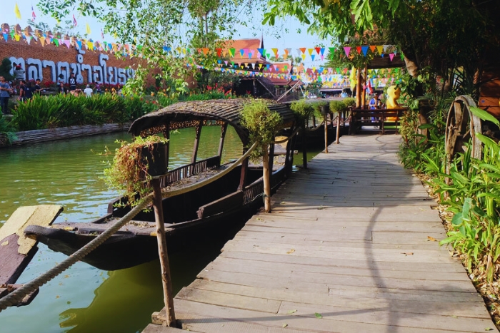 Visiter le marché flottant Ayutthaya