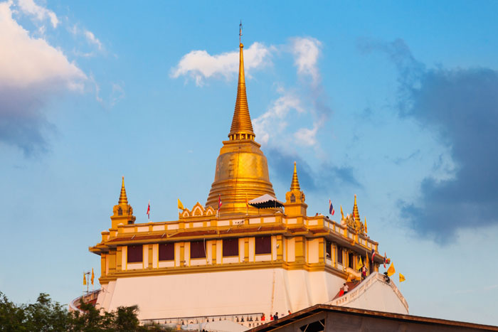 Phu Khao Thong, Wat Saket
